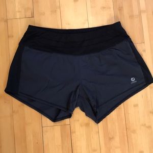 Oiselle Summer Roga 4” inseam black womens 2